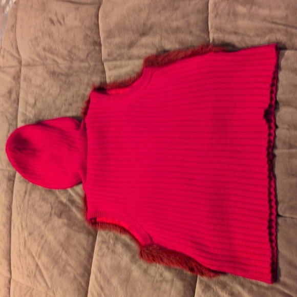 Sweater vest with hood - Picture 9 of 9